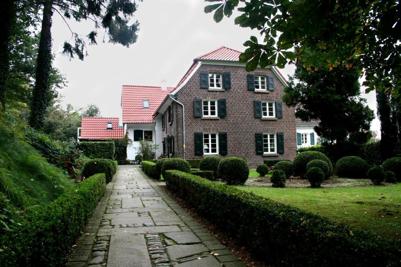 Landhaus In Idyllischer, Ruhiger Lage Und Flughafennaehe 拉廷根 外观 照片
